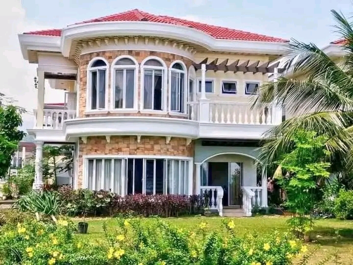 RUSH SALE Beachfront 5BR SINGLE DETACHED HOUSE & LOT AT FONTE DI VERSAILIS, MINGLA