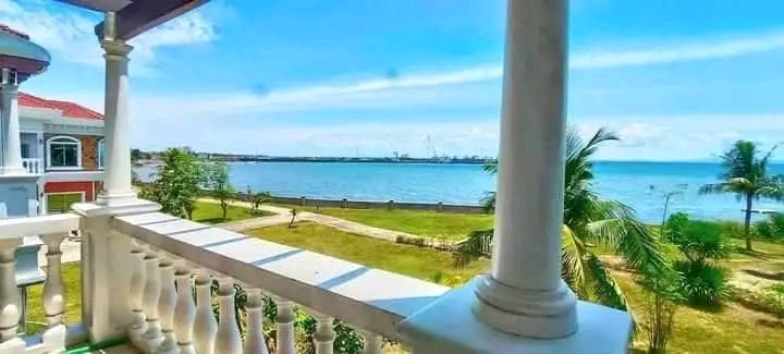 RUSH SALE Beachfront 5BR SINGLE DETACHED HOUSE & LOT AT FONTE DI VERSAILIS, MINGLA