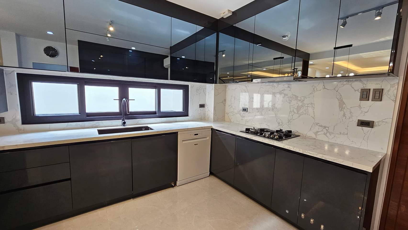 HOUSE AND LOT FOR SALE IN PACIFIC HEIGHTS