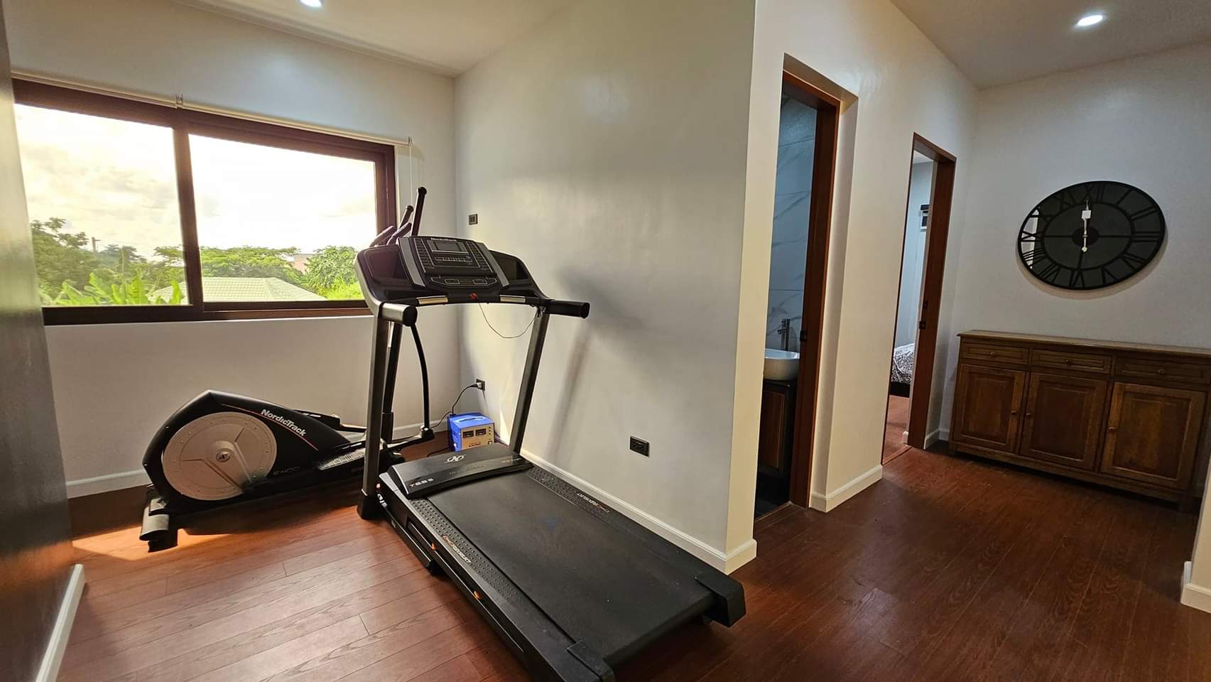 HOUSE AND LOT FOR SALE IN PACIFIC HEIGHTS