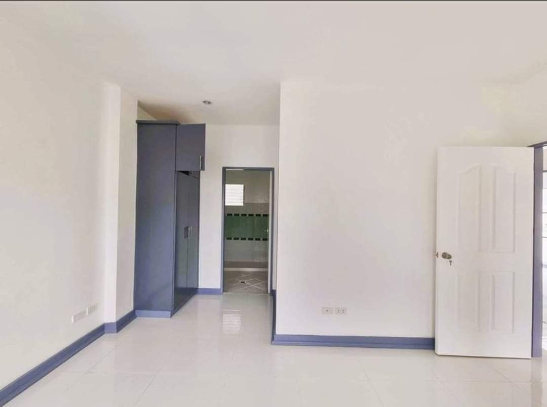 NEWLY RENOVATED HOUSE IN MAHOGANY GROVE FOR SALE