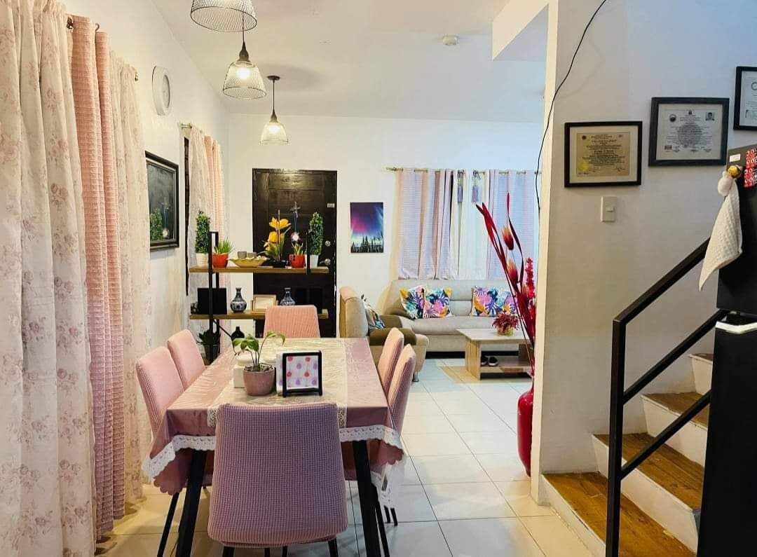 FOR SALE FULLY FURNISHED TWO STOREY CORNER UNIT HOUSE IN MANDAUE