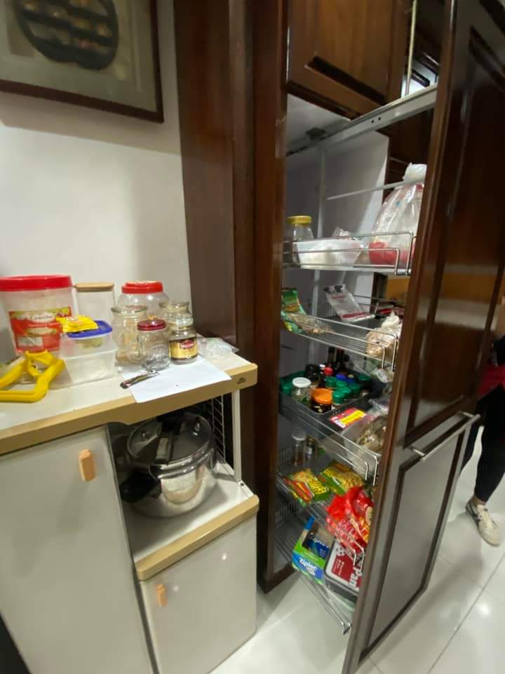 FOR RENT RESIDENTIAL/ COMMERCIAL 5-STOREY BUILDING