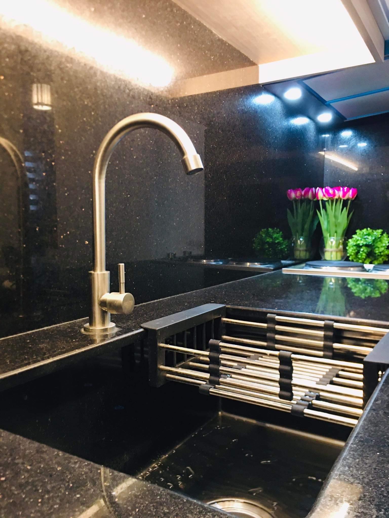 FOR RENT FULLY FURNISHED 30SQM 1BR WITH BALCONY FACING AMENITIES IN ROYAL OCEAN CREST MACTAN