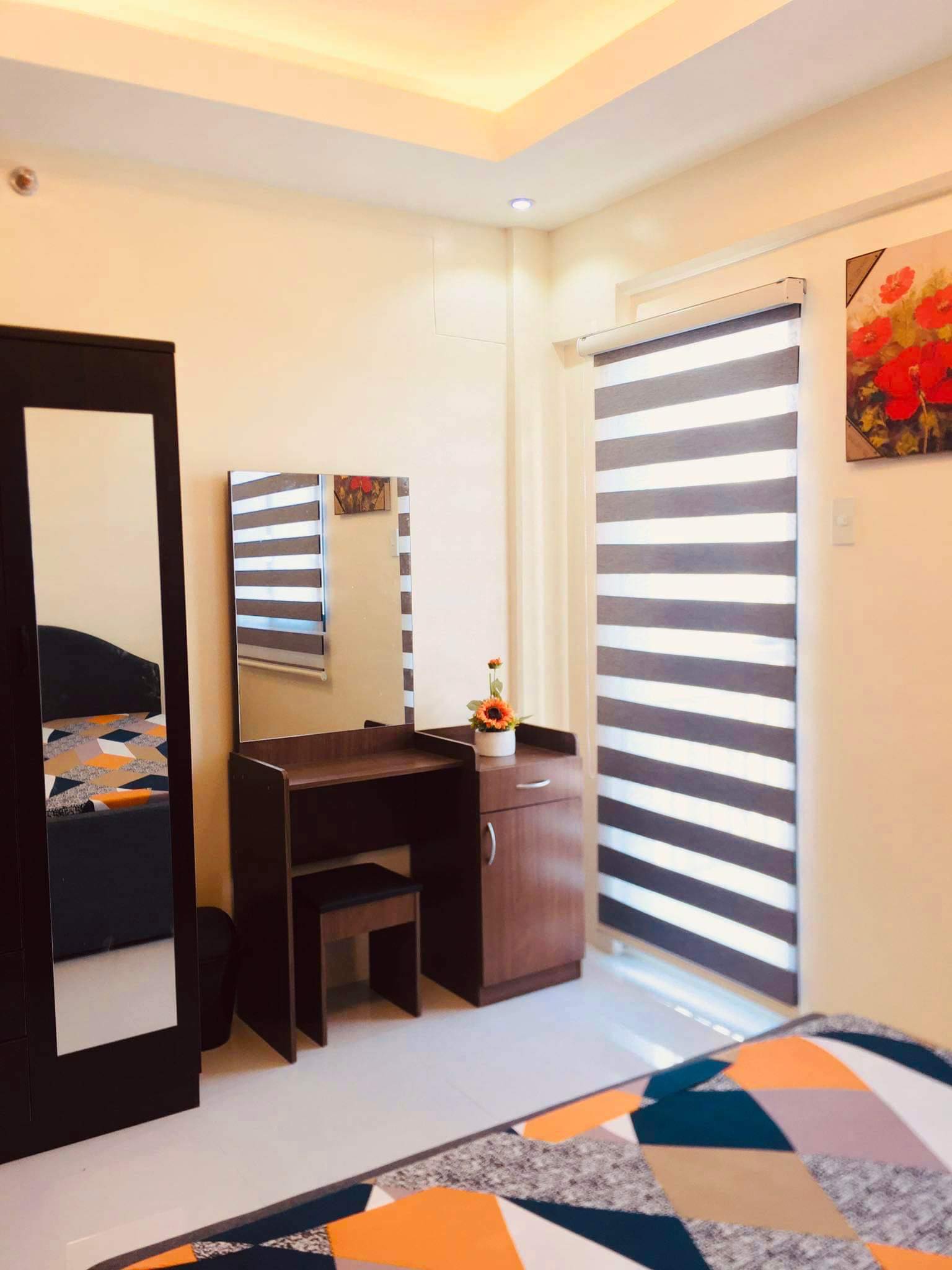 FOR RENT FULLY FURNISHED 30SQM 1BR WITH BALCONY FACING AMENITIES IN ROYAL OCEAN CREST MACTAN