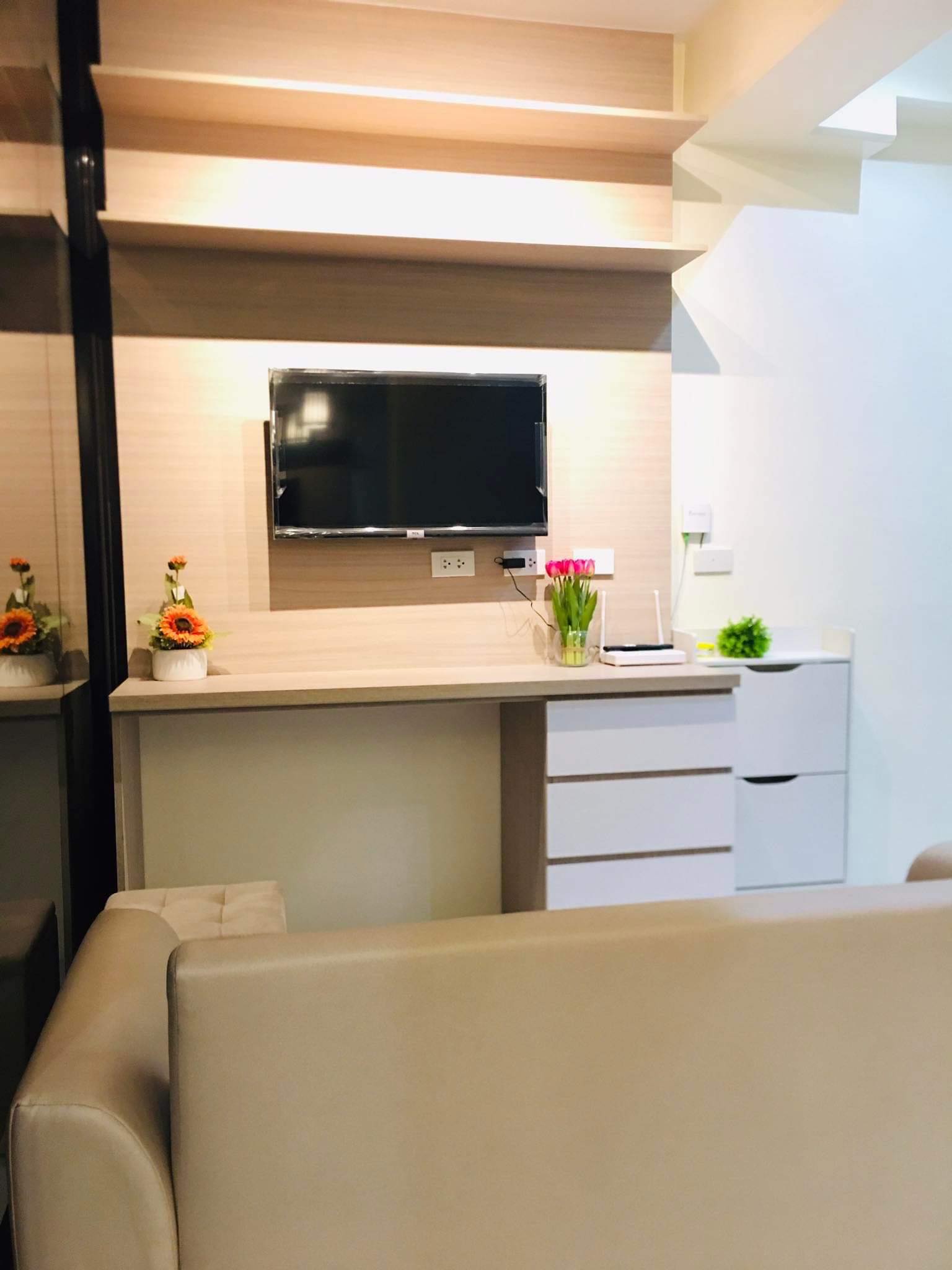 FOR RENT FULLY FURNISHED 30SQM 1BR WITH BALCONY FACING AMENITIES IN ROYAL OCEAN CREST MACTAN