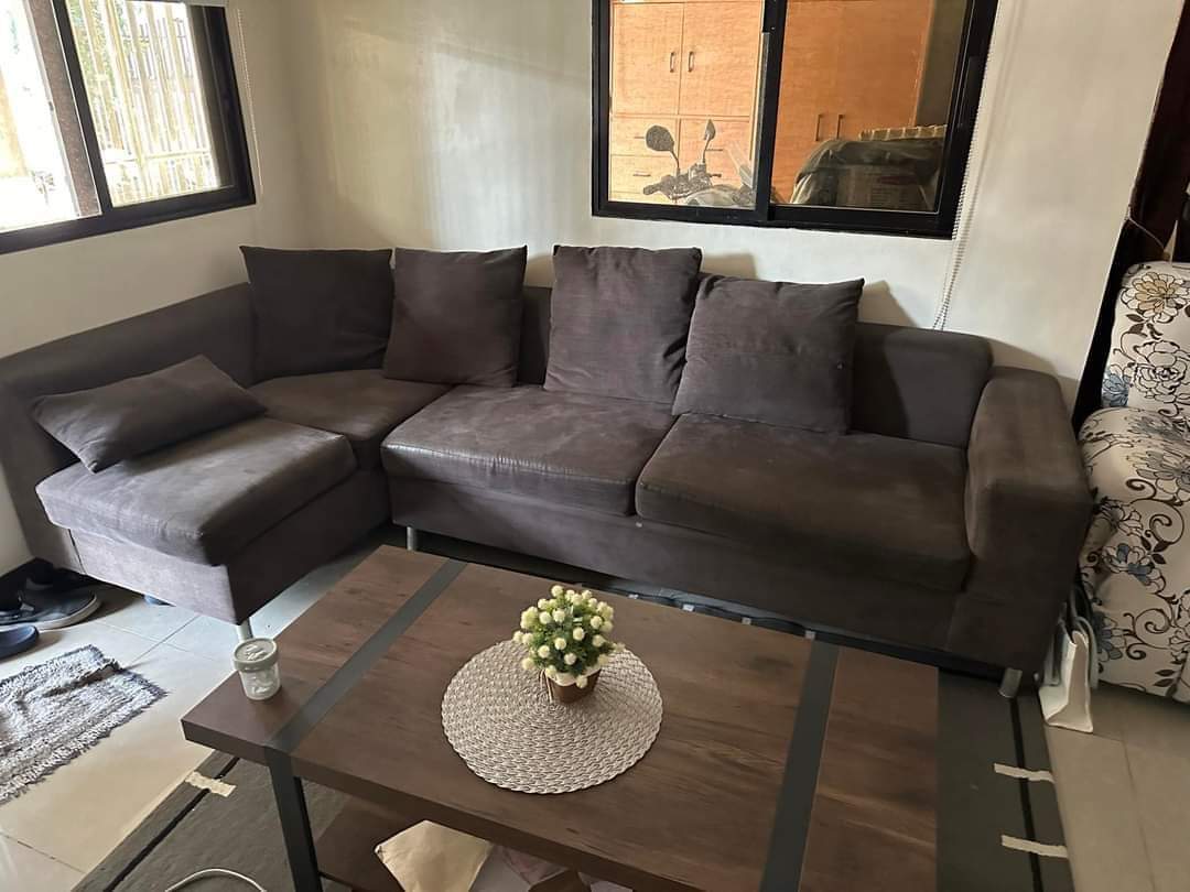 RUSH HOUSE AND LOT FOR SALE Inside subdivision in  Minglanilla Cebu