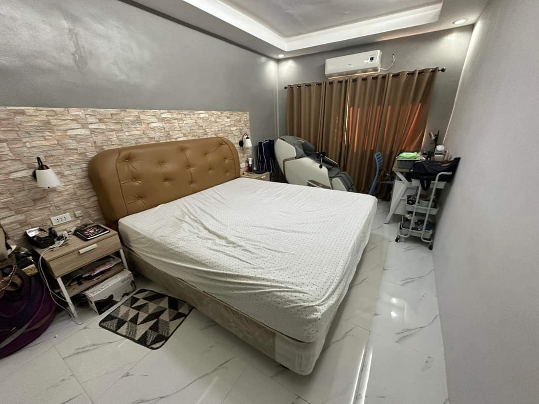 RUSH HOUSE AND LOT FOR SALE Inside subdivision in  Minglanilla Cebu