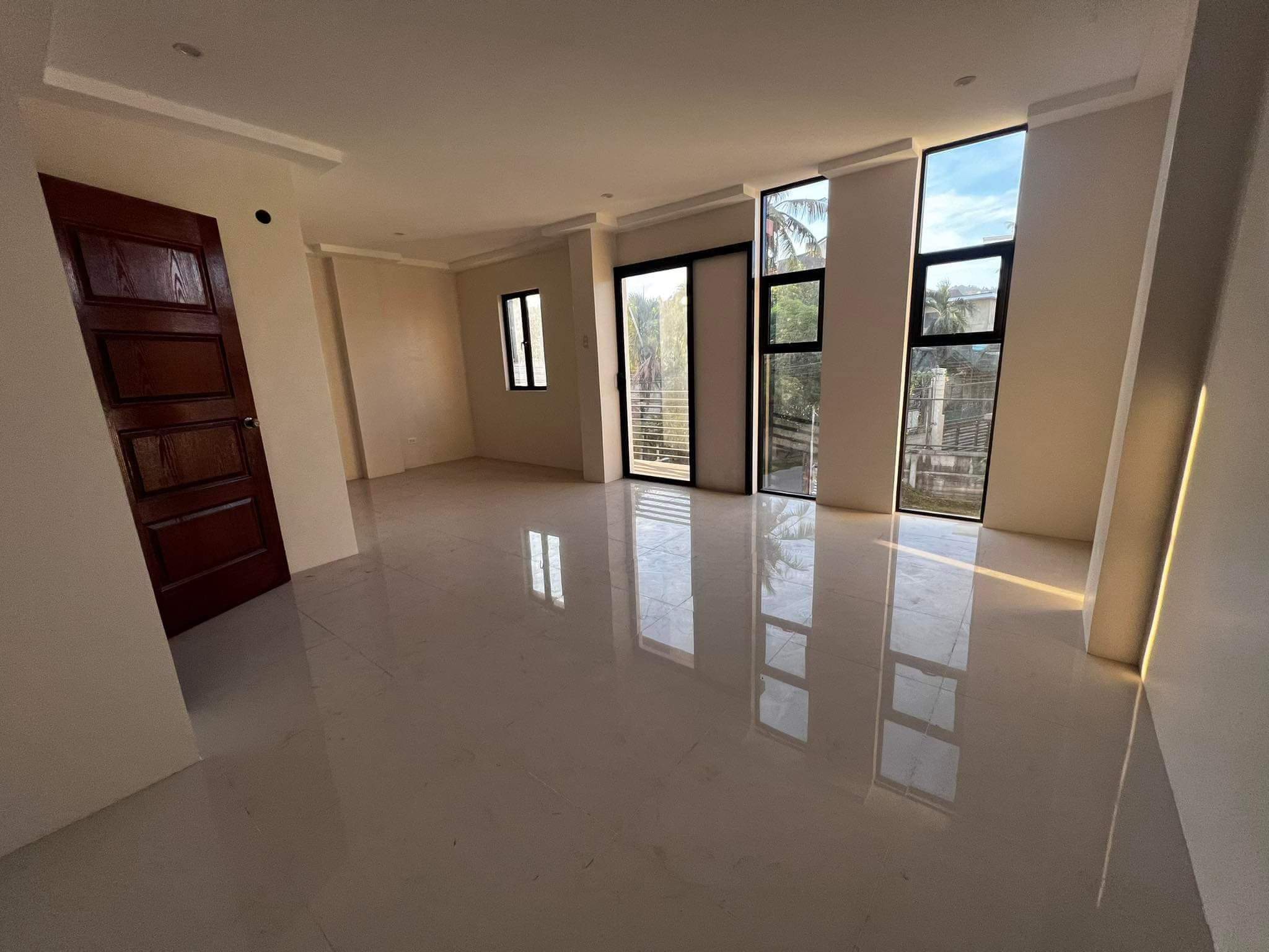 5 UNITS - 3- Storey Unfurnished Townhouse FOR RENT