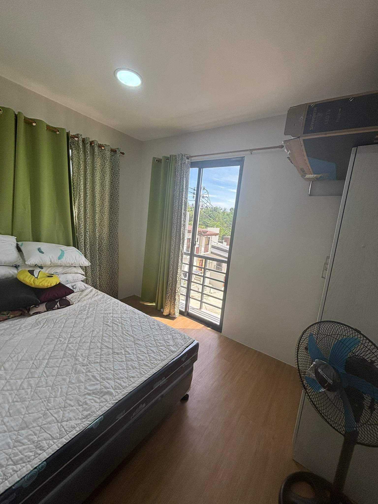 HOUSE FOR RENT BAY ANG