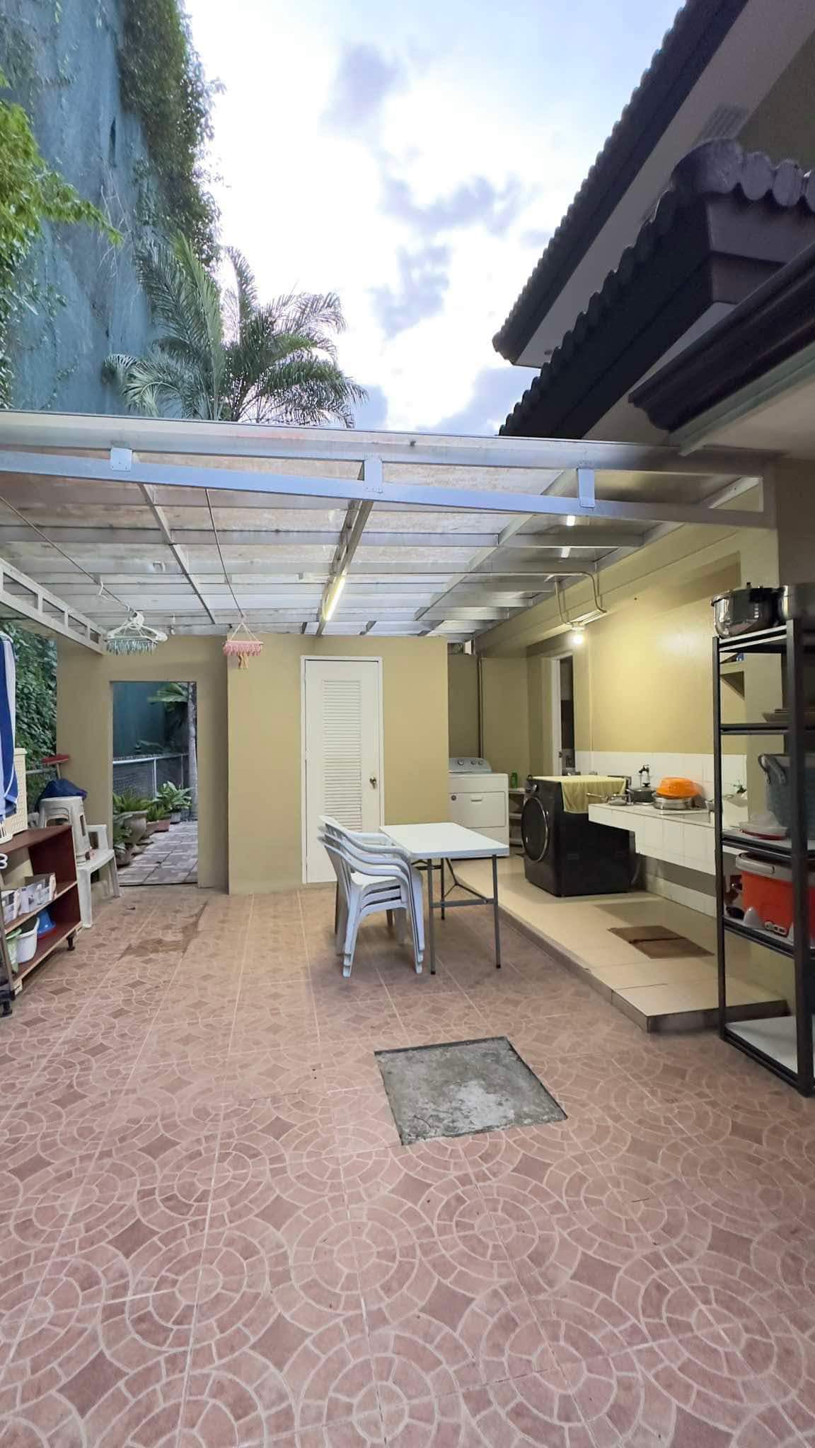 FOR SALE MARIA LUISA HOUSE & LOT