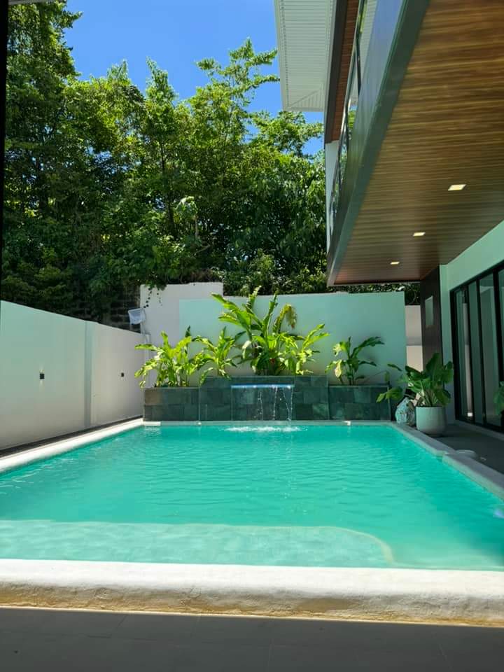 3 STOREY HOUSE IN ROYALE