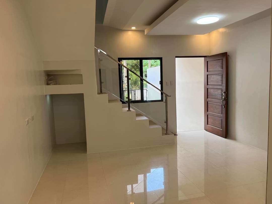 BRAND NEW HOUSE IN DIVINE  LAHUG