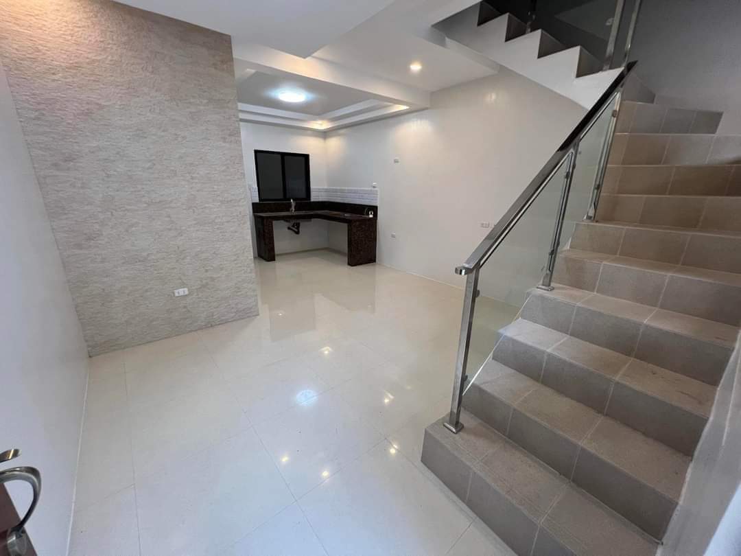 BRAND NEW HOUSE IN DIVINE  LAHUG