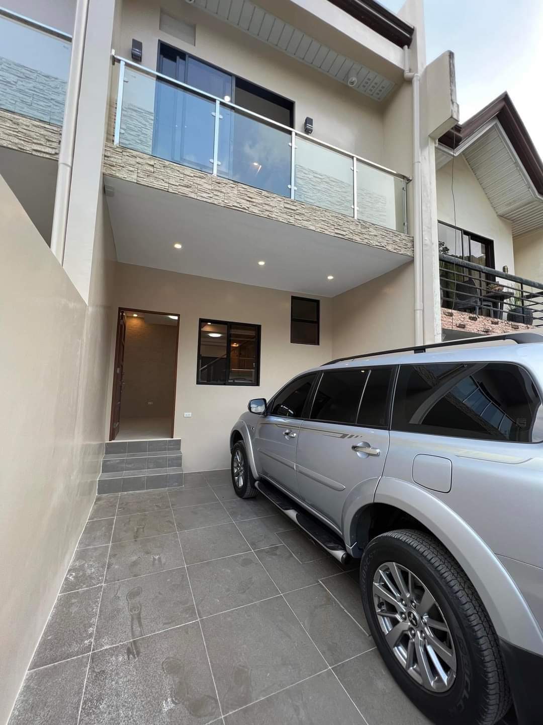 BRAND NEW HOUSE IN DIVINE  LAHUG