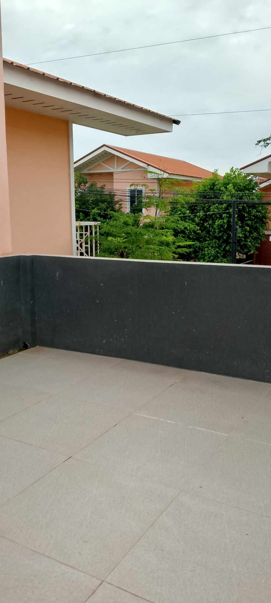 HOUSE AND LOT INSIDE GARDEN BLOOMS LILOAN FOR SALE