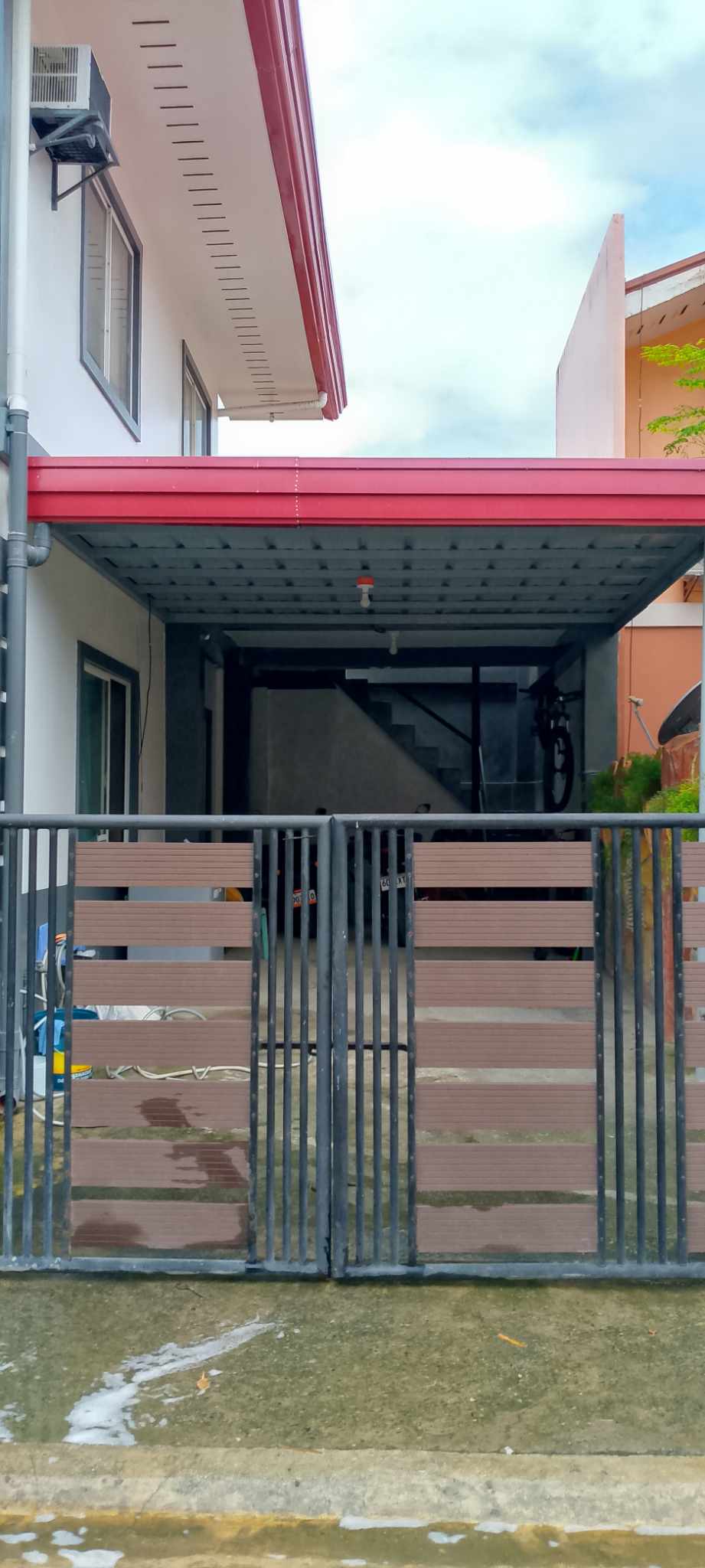 HOUSE AND LOT INSIDE GARDEN BLOOMS LILOAN FOR SALE