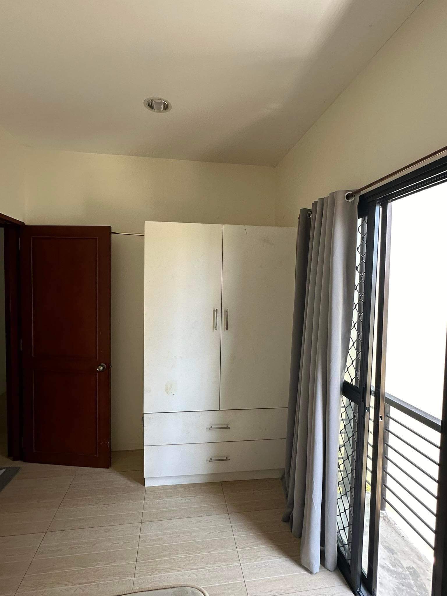 2STOREY SA IN SERENIS HOUSE FOR RENT