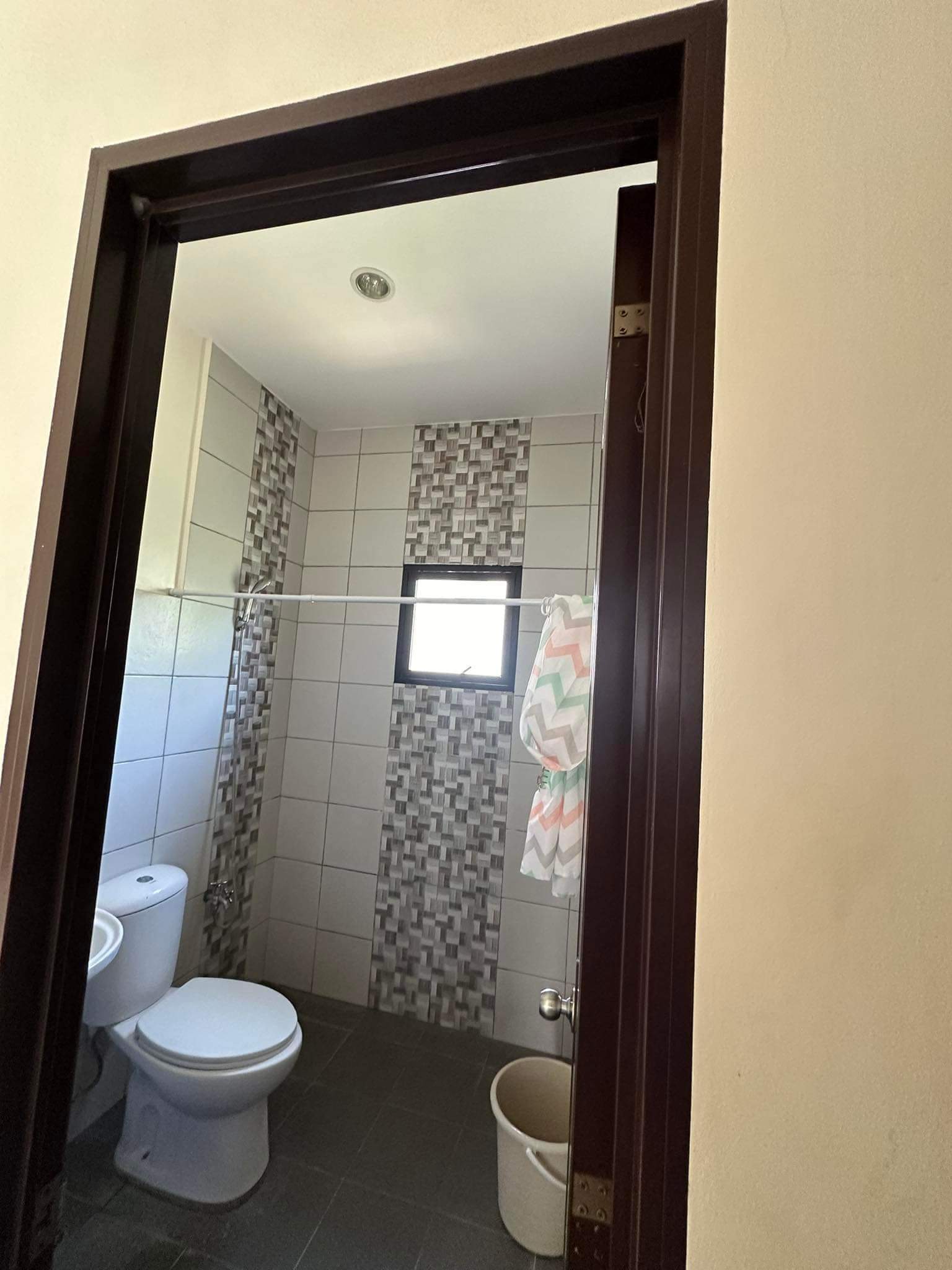 2STOREY SA IN SERENIS HOUSE FOR RENT