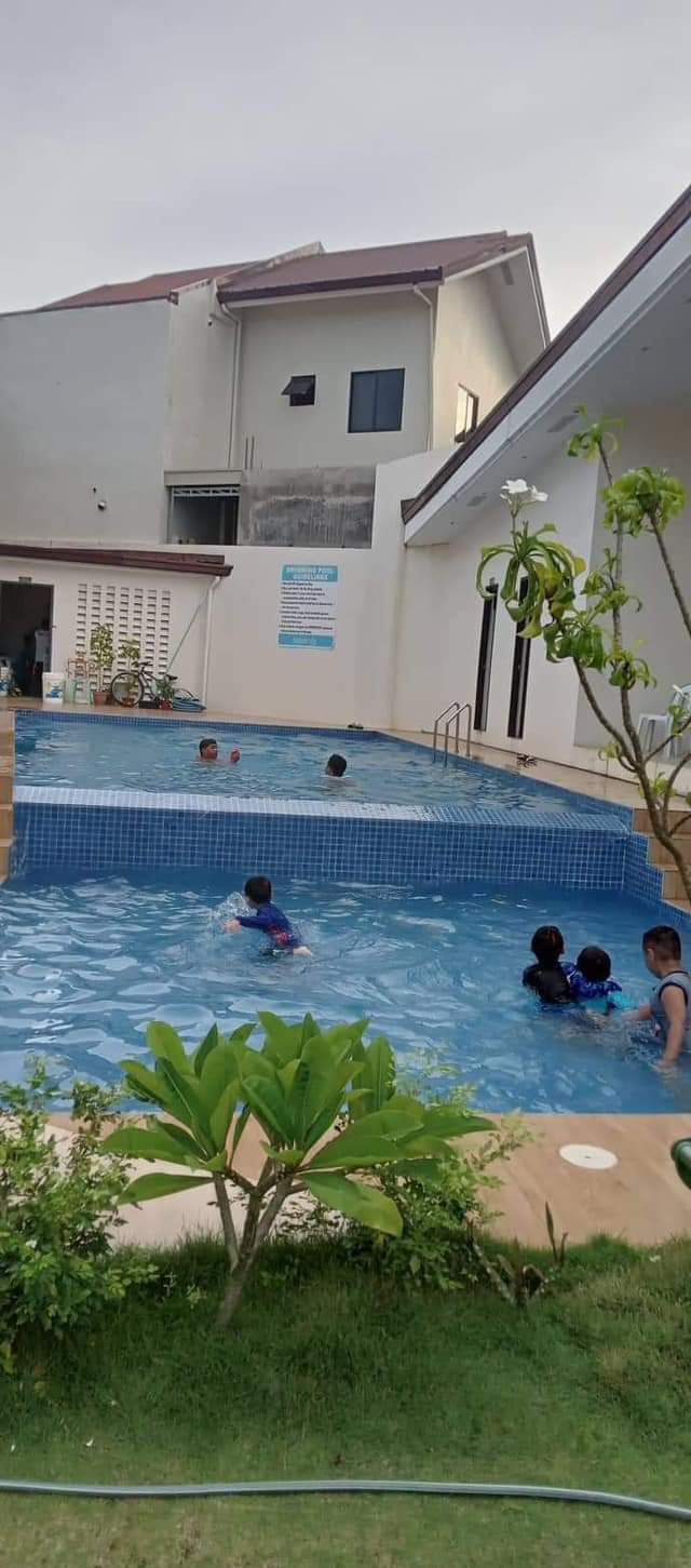 2STOREY SA IN SERENIS HOUSE FOR RENT