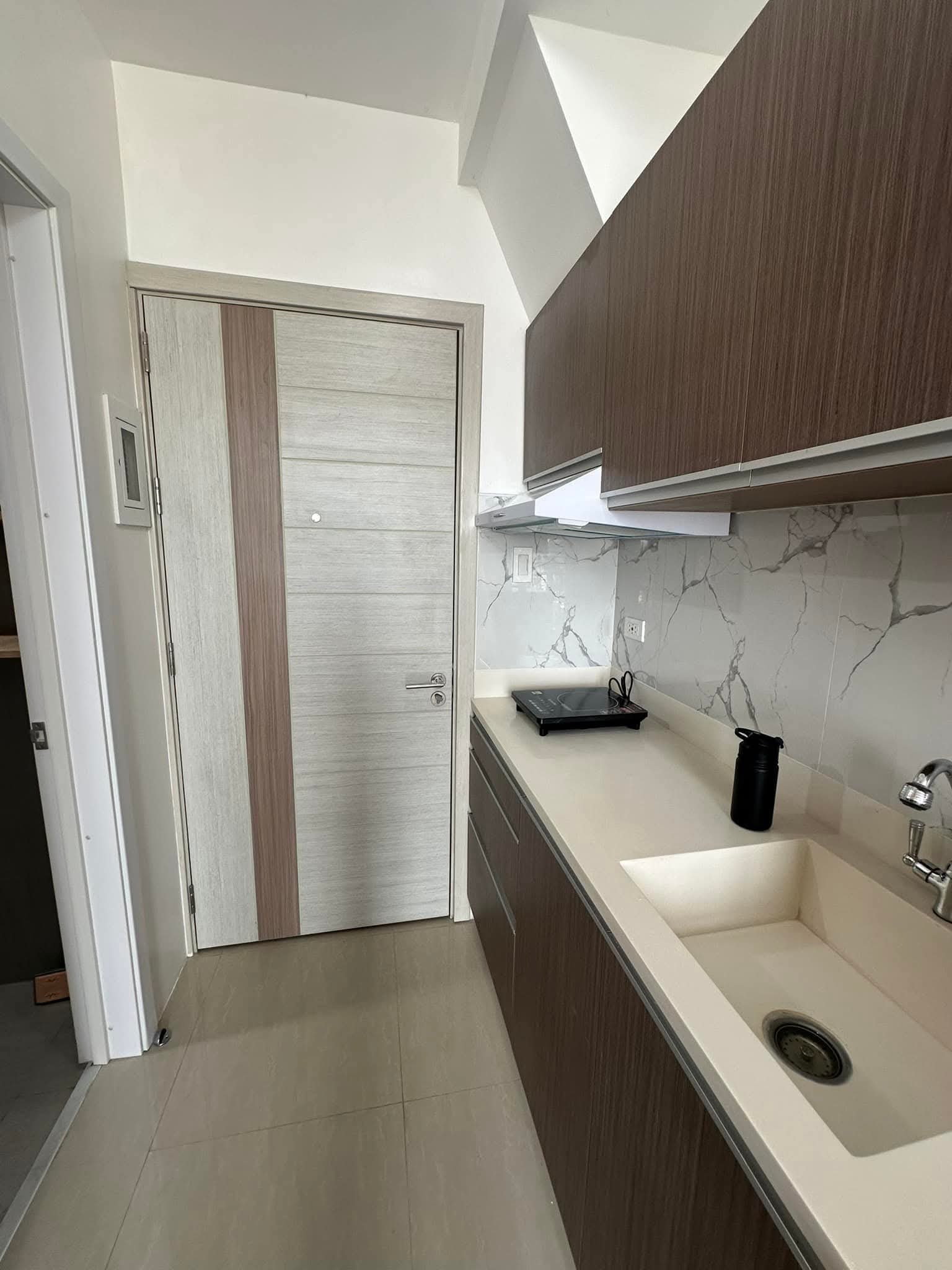 FOR RENT BRANDNEW STUDIO WITH BALCONY IN ARC