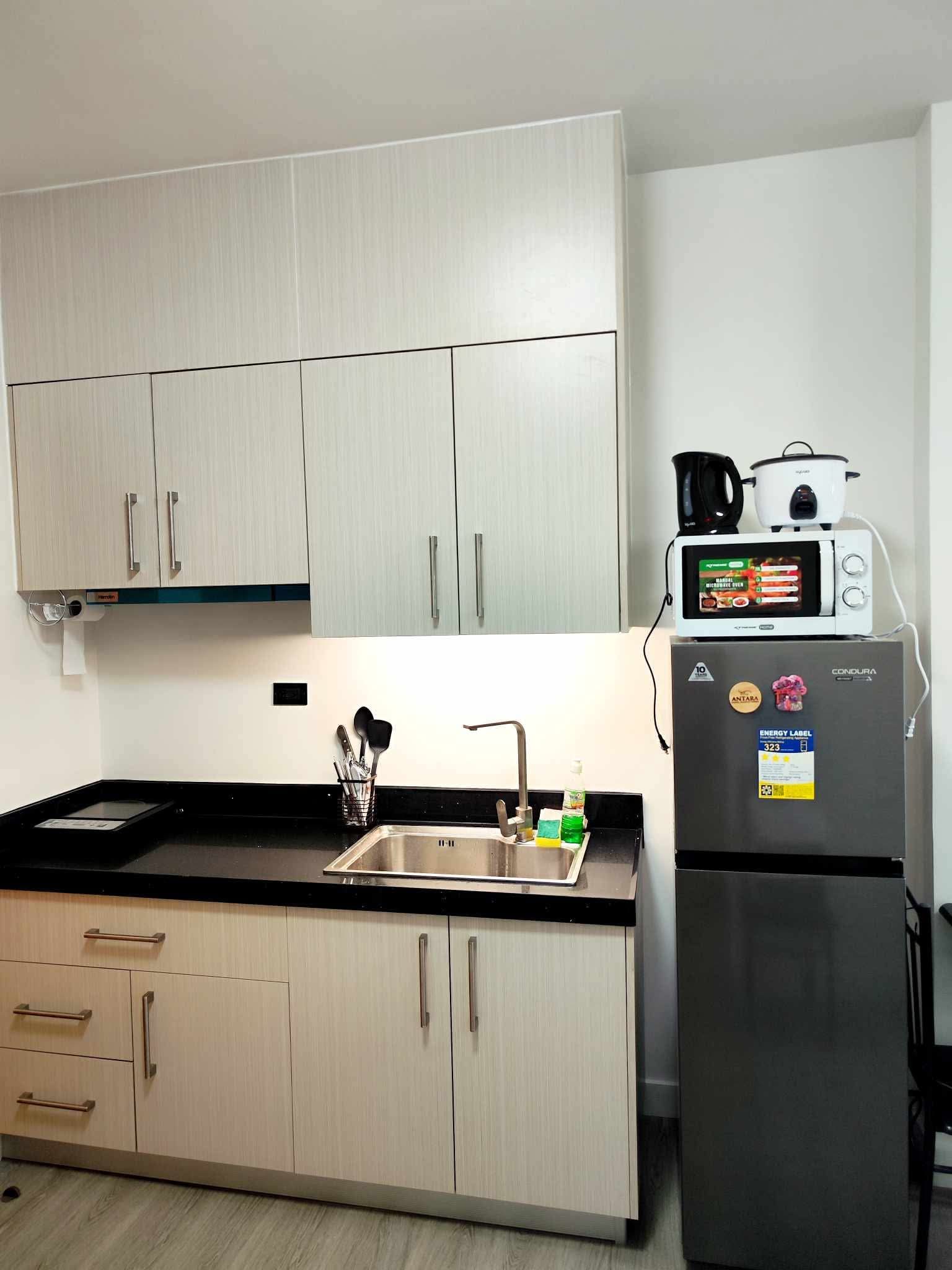 FOR RENT 1BR WITH BALCONY IN ANTARA