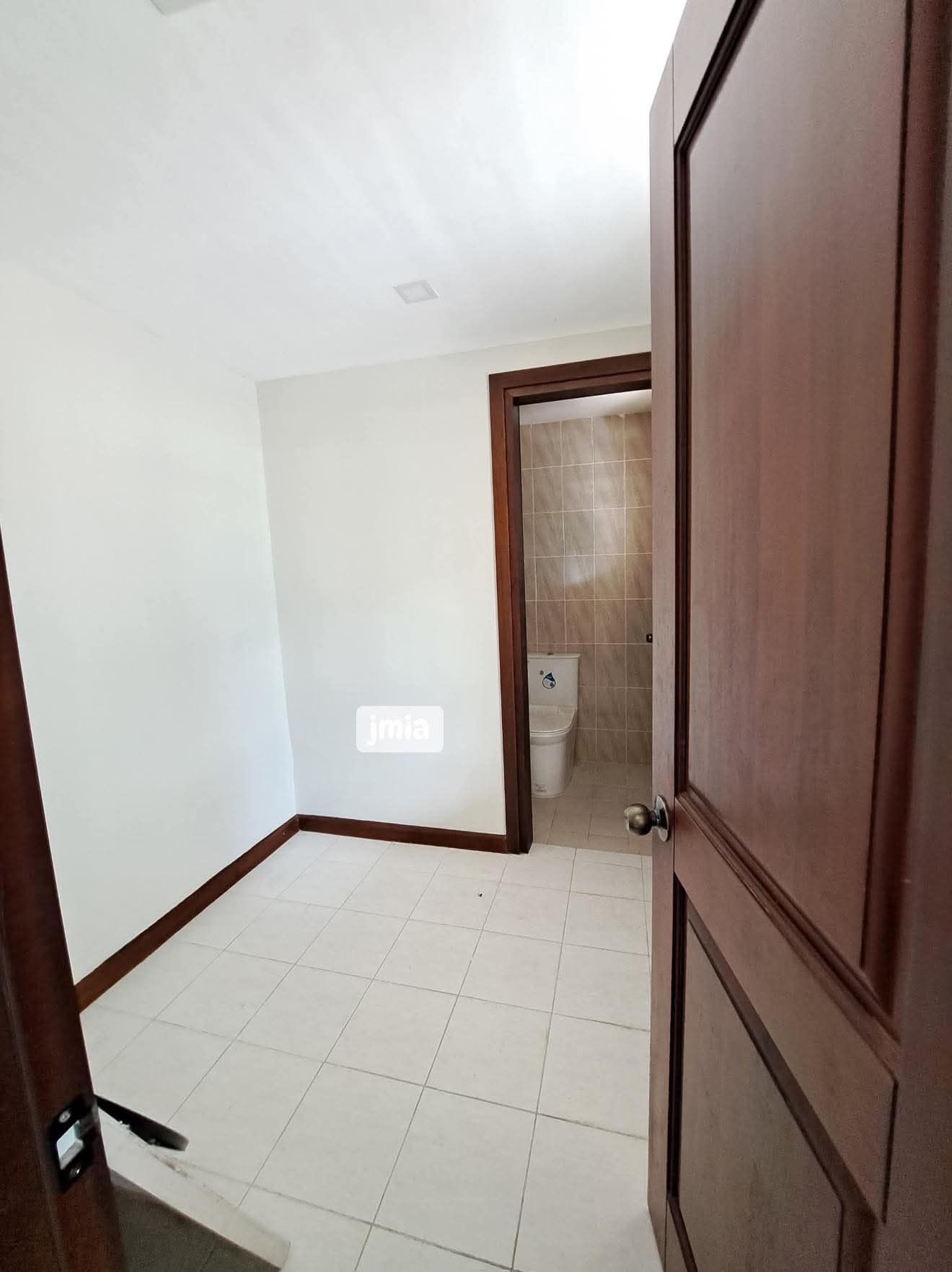 THREE STOREY FURNISHED HOUSE FOR SALE IN GUADALUPE CEBU