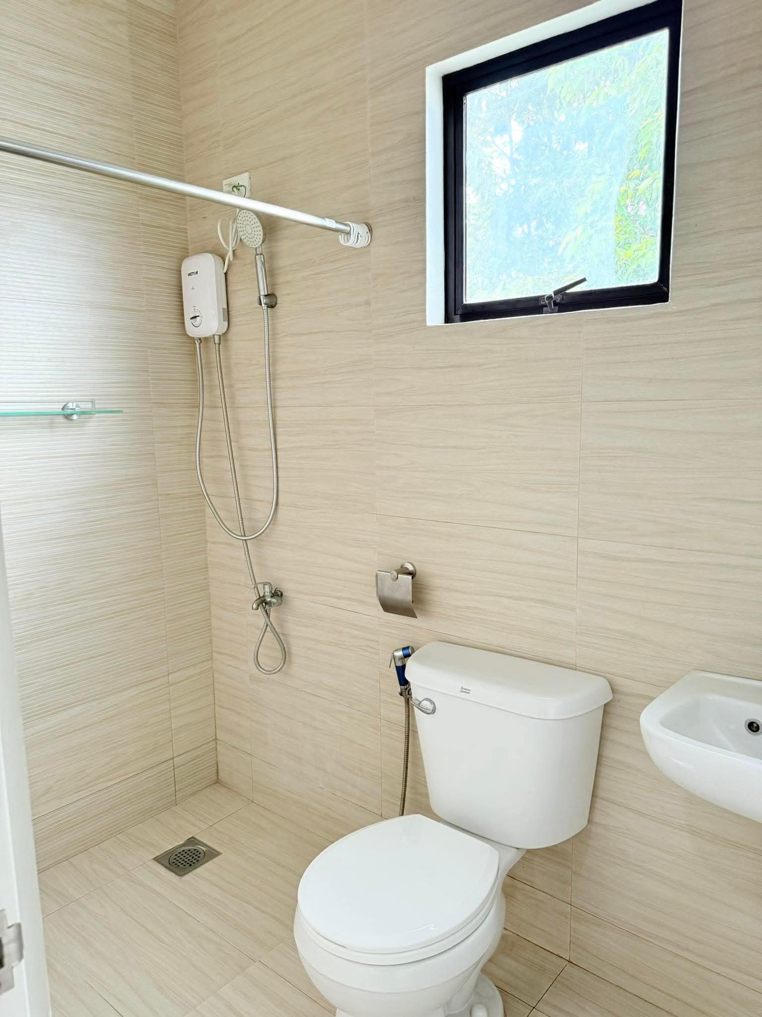 FOUR BEDROOMS HOUSE FOR RENT NEAR ATENEO DE CEBU