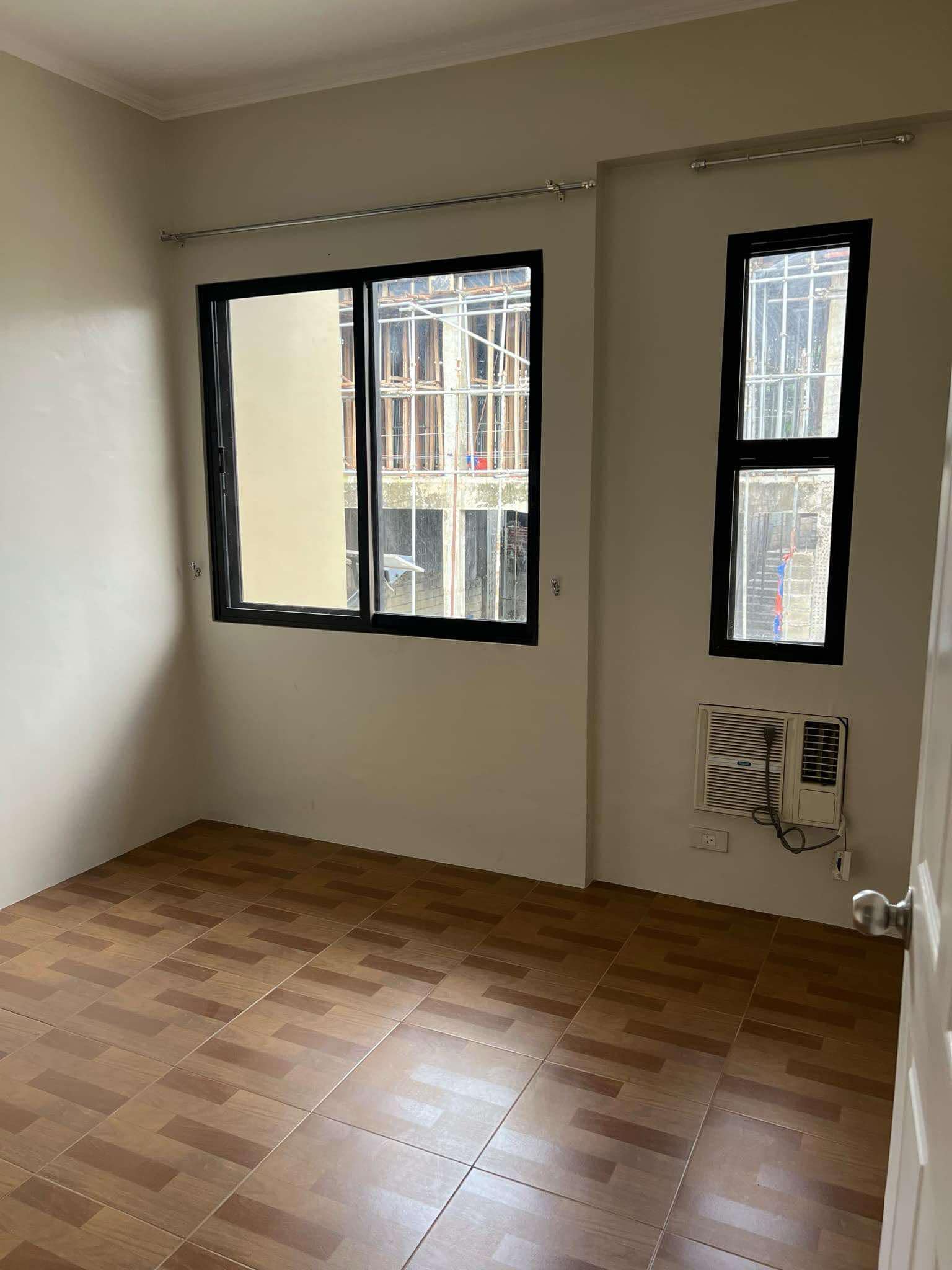 FOR RENT UNFURNISHED TOWNHOUSE INSIDE MARIA ELENA RESIDENCES MANDAUE