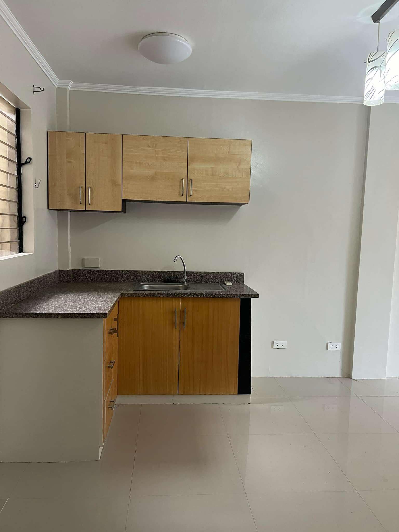 FOR RENT UNFURNISHED TOWNHOUSE INSIDE MARIA ELENA RESIDENCES MANDAUE