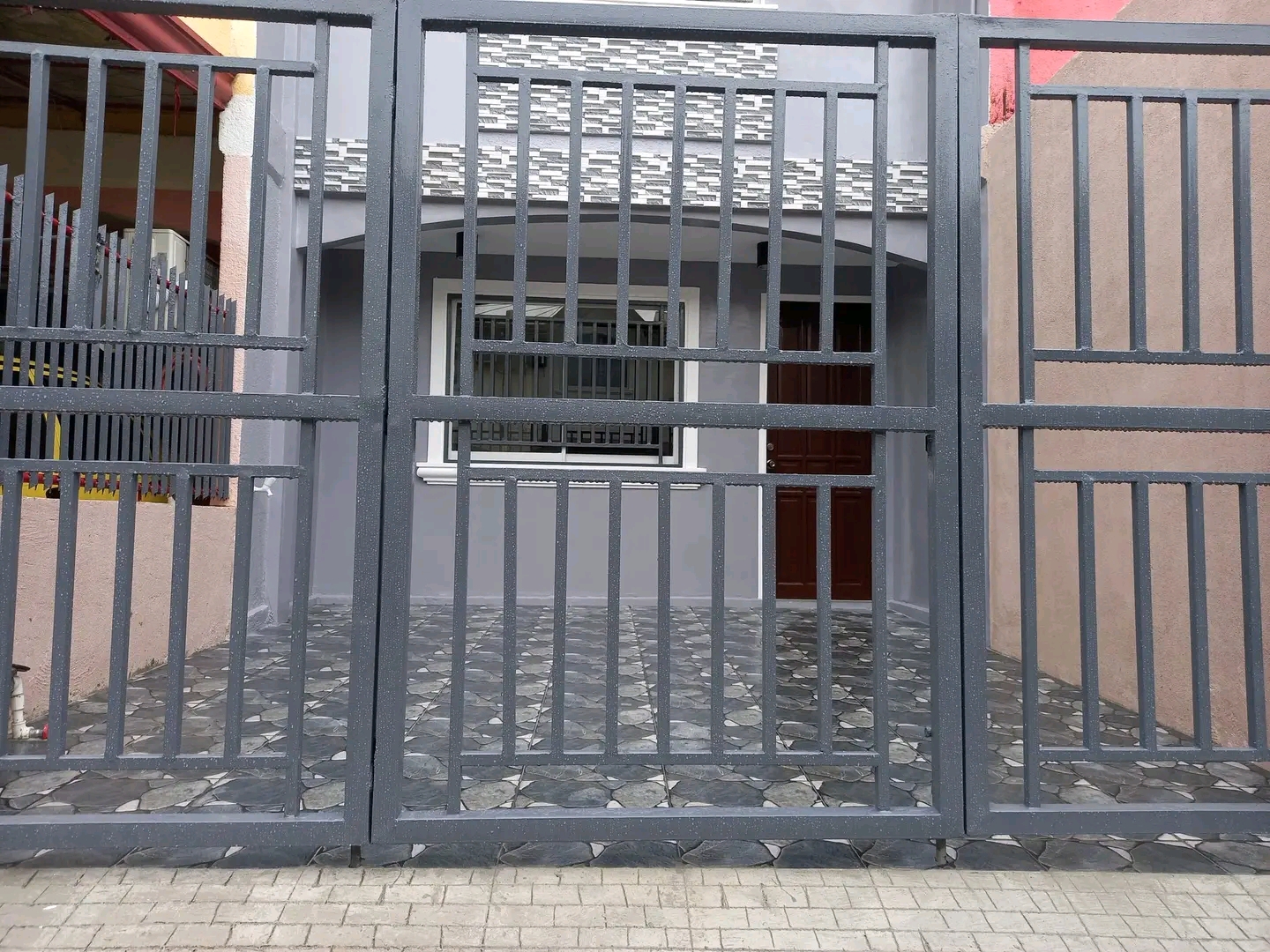 NEWLY RENOVATED TOWNHOUSE IN La BIENVINIDA SUBD FOR SALE