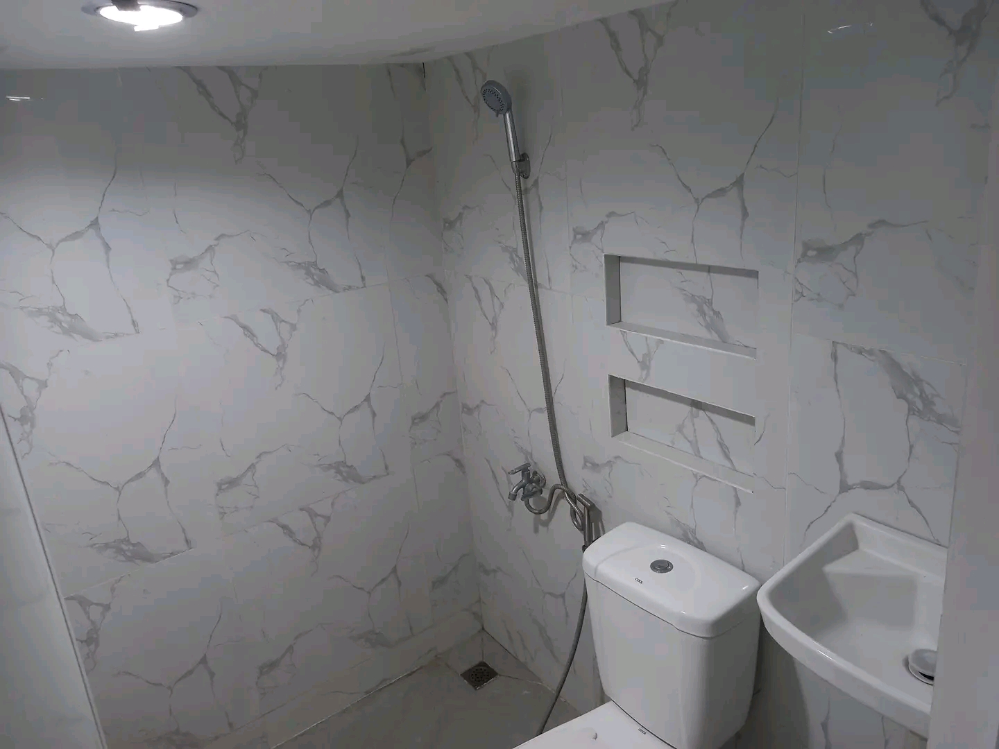 NEWLY RENOVATED TOWNHOUSE IN La BIENVINIDA SUBD FOR SALE