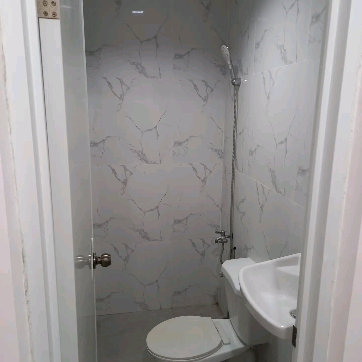 NEWLY RENOVATED TOWNHOUSE IN La BIENVINIDA SUBD FOR SALE