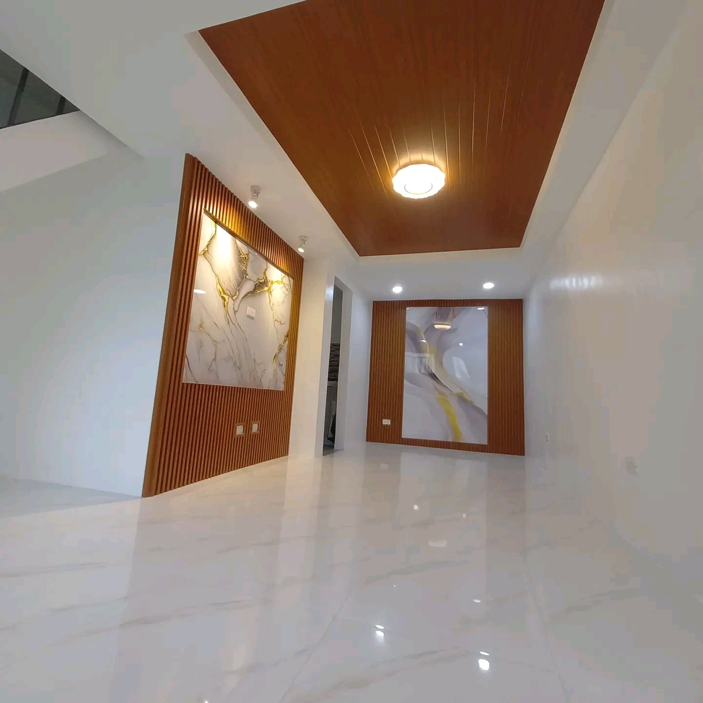 NEWLY RENOVATED TOWNHOUSE IN La BIENVINIDA SUBD FOR SALE