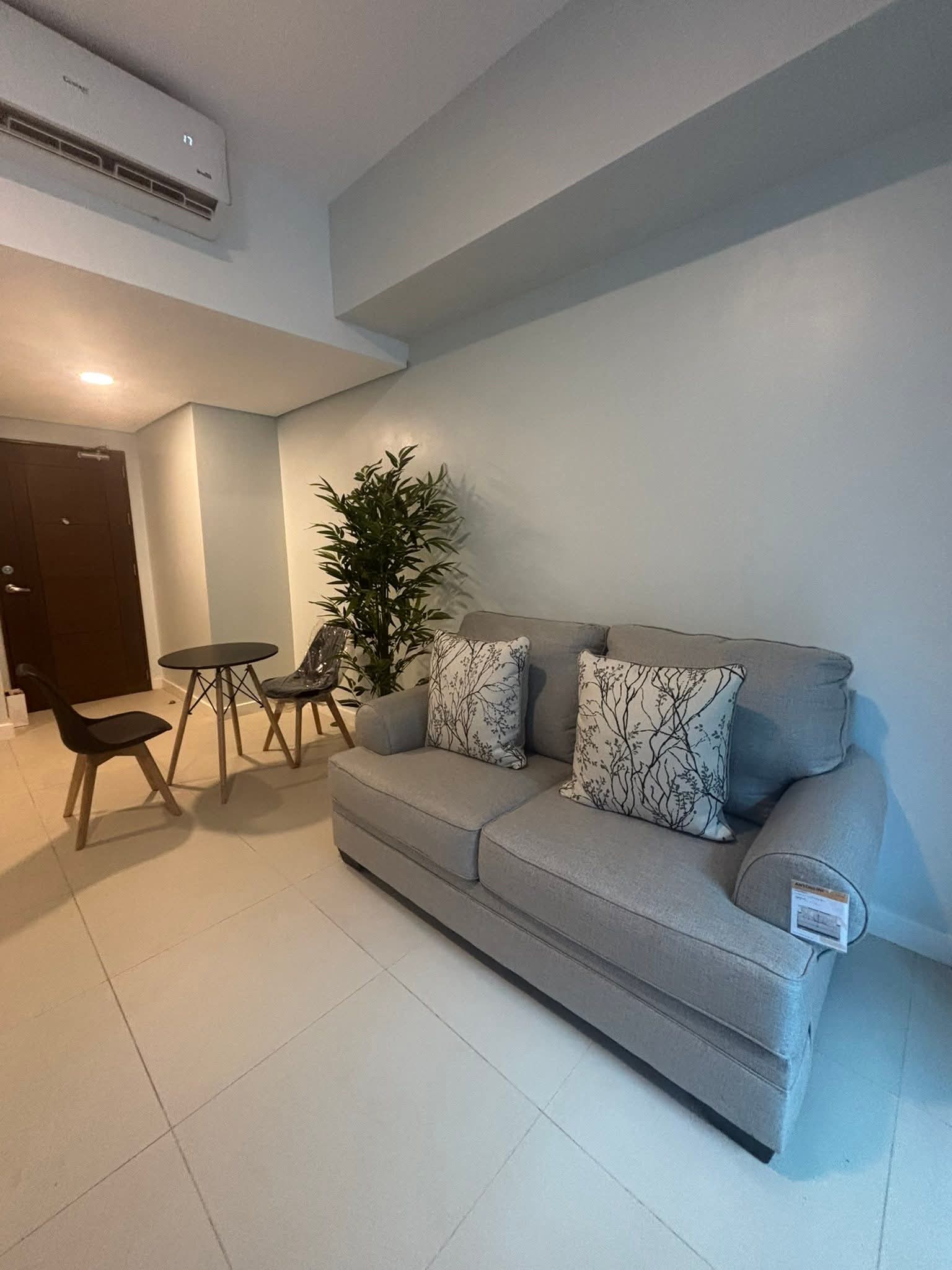 ONE BEDROOM WITH BALCONY IN 38PARK FOR RENT