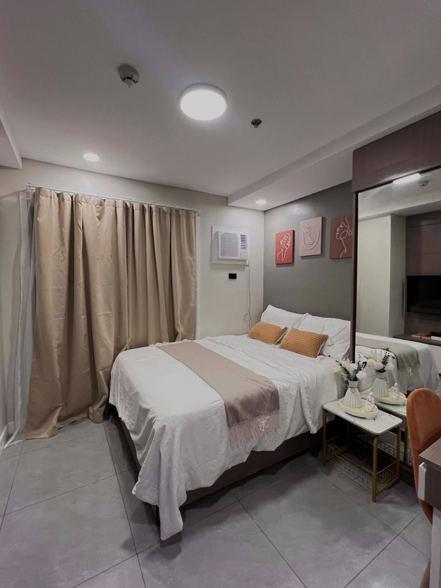 BRAND NEW, FULLY-FURNISHED STUDIO WITH BALCONY with INFINITY POOL & FITNESS GYM