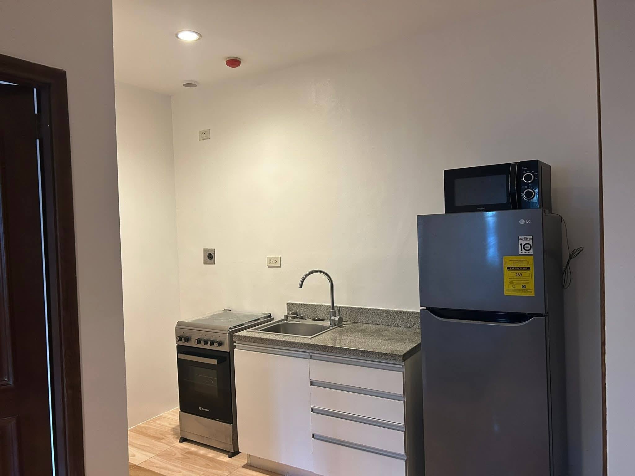 HOUSE & LOT FOR SALE — CLEAN TITLE