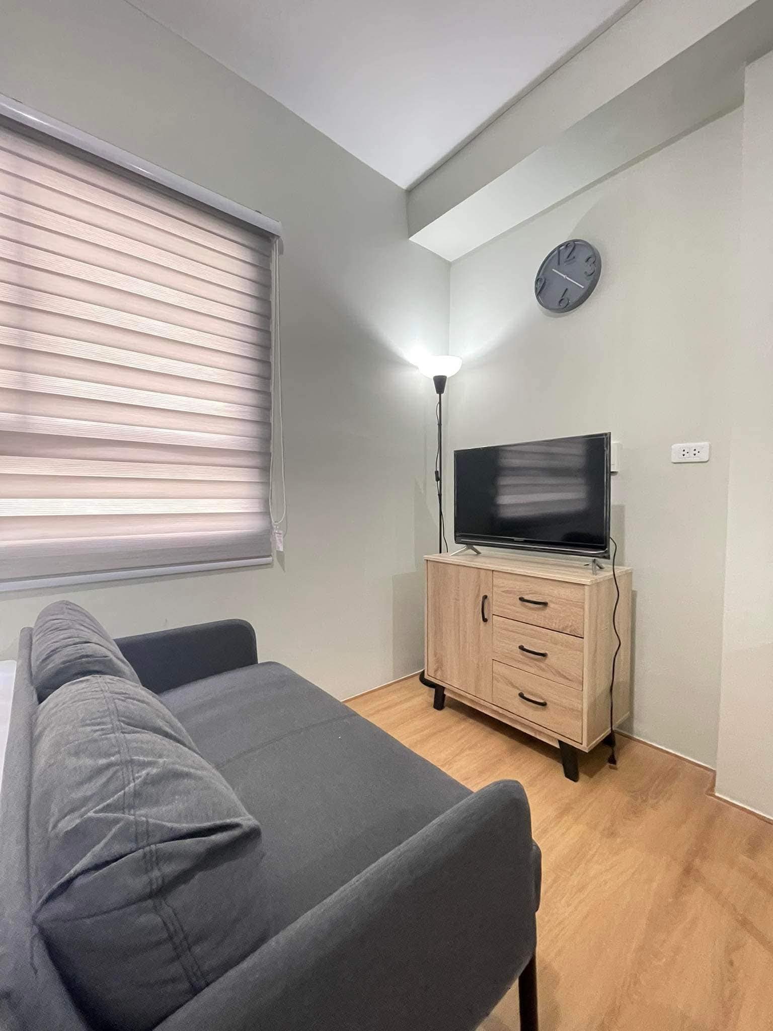 FOR RENT IN MIVESA BLDG 7