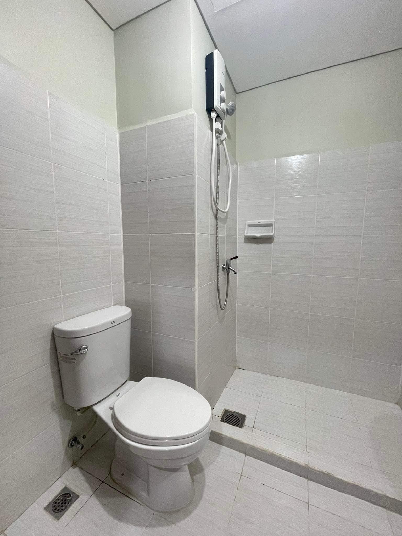 FOR RENT IN MIVESA BLDG 7