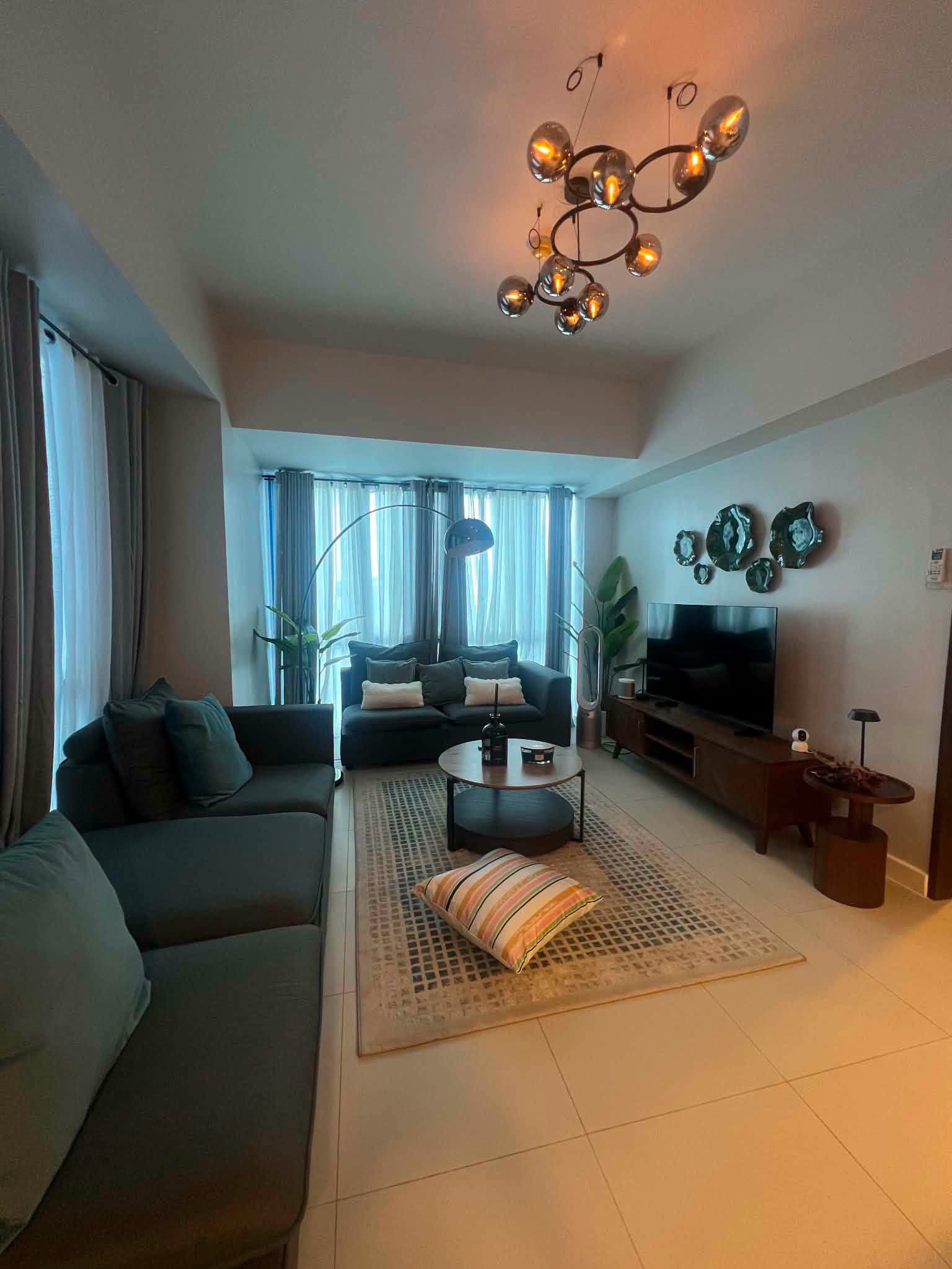 FOR RENT FULLY FURNISHED  1 BEDROOM IN 38PARK AVENUE
