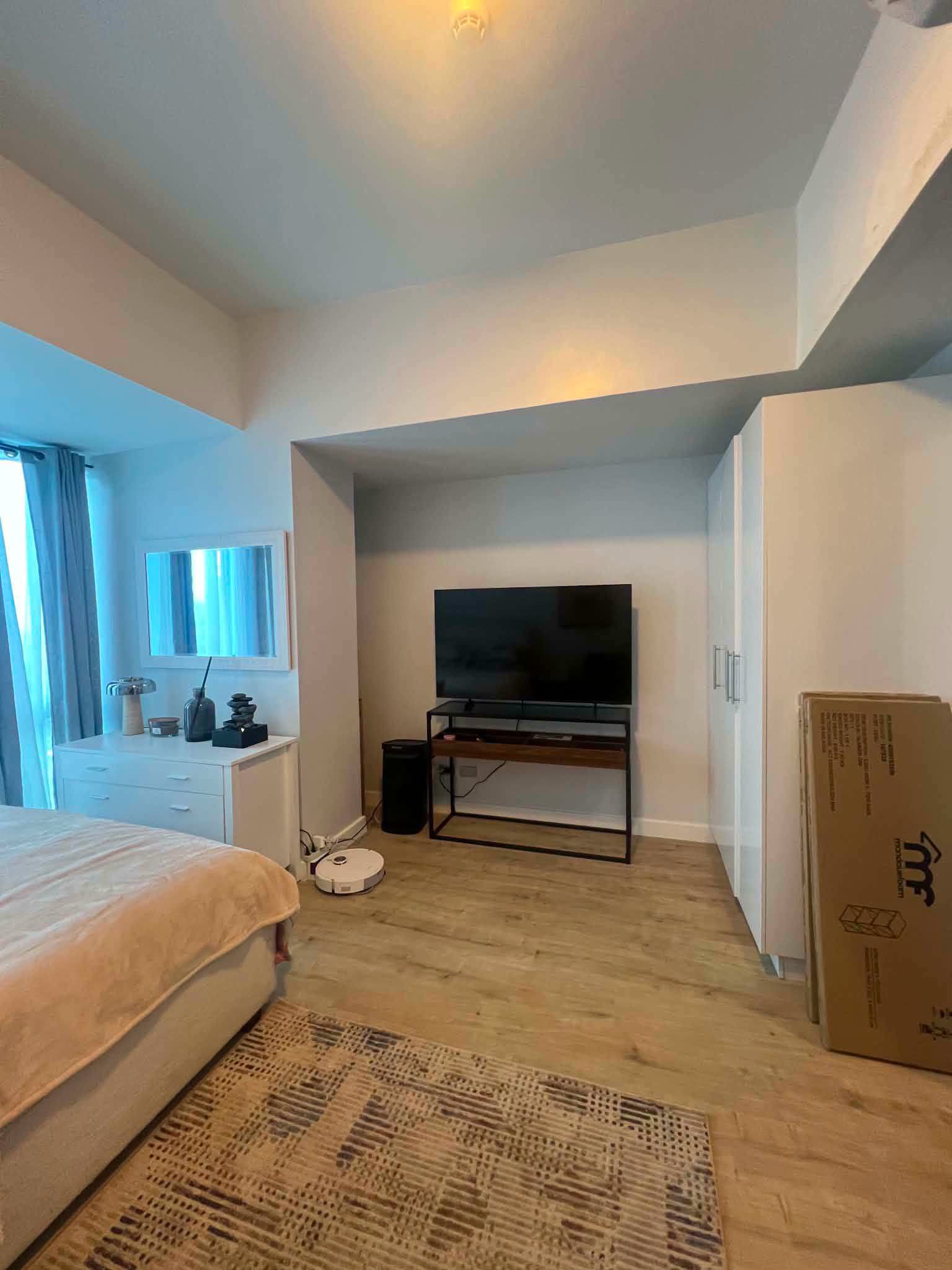 FOR RENT FULLY FURNISHED  1 BEDROOM IN 38PARK AVENUE