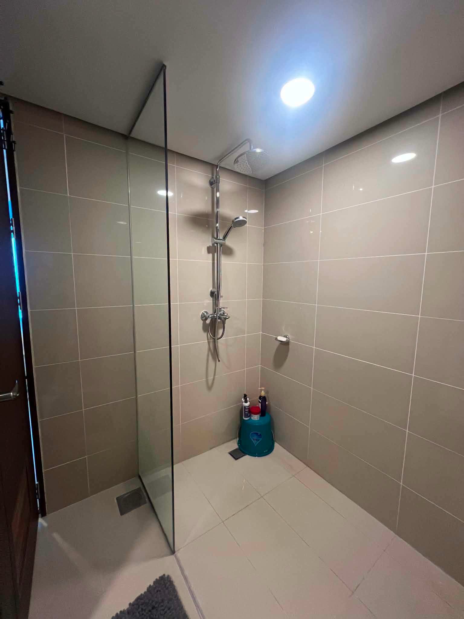 FOR RENT FULLY FURNISHED  1 BEDROOM IN 38PARK AVENUE