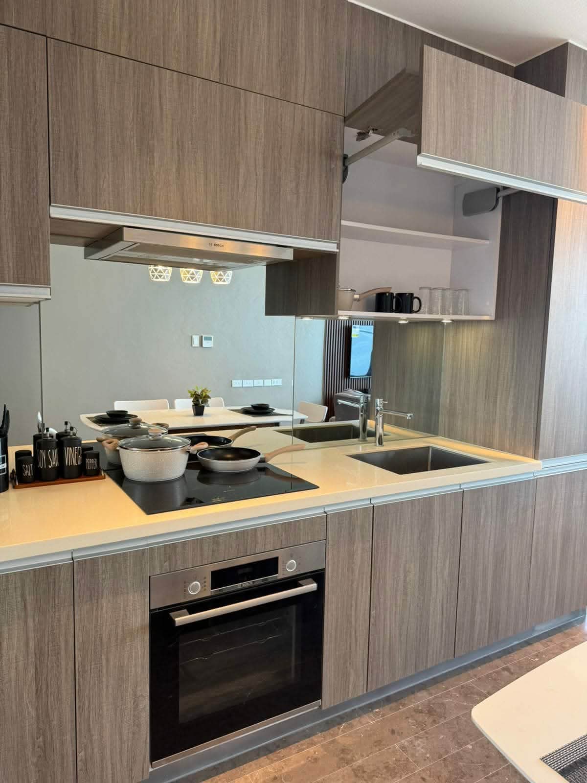 FULLY FURNISHED ONE BEDROOM IN SHERATON MACTAN