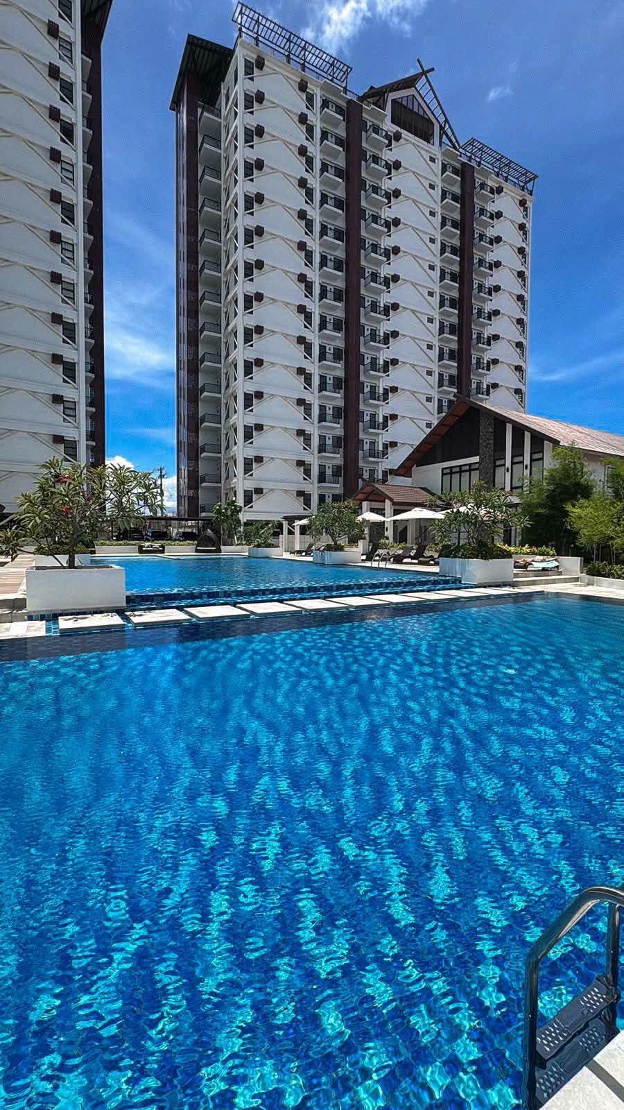 FOR RENT FULLY FURNISHED CONDO IN ROYAL OCEANCREST MACTAN