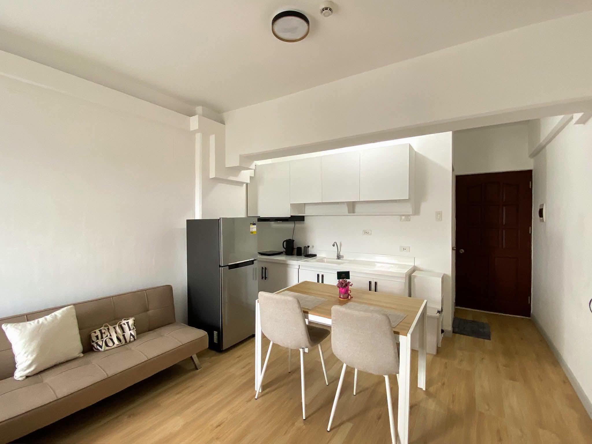 FOR RENT FULLY FURNISHED CONDO IN ROYAL OCEANCREST MACTAN