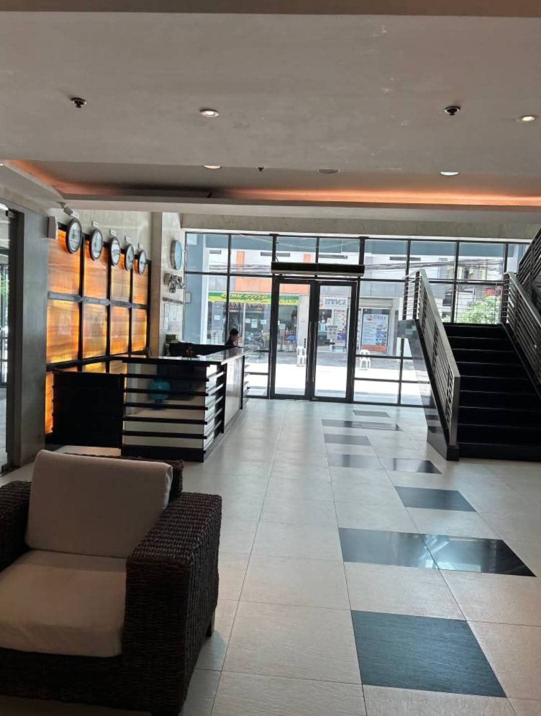 FOR RENT STUDIO IN CITY SUITES 24TH FLOOR