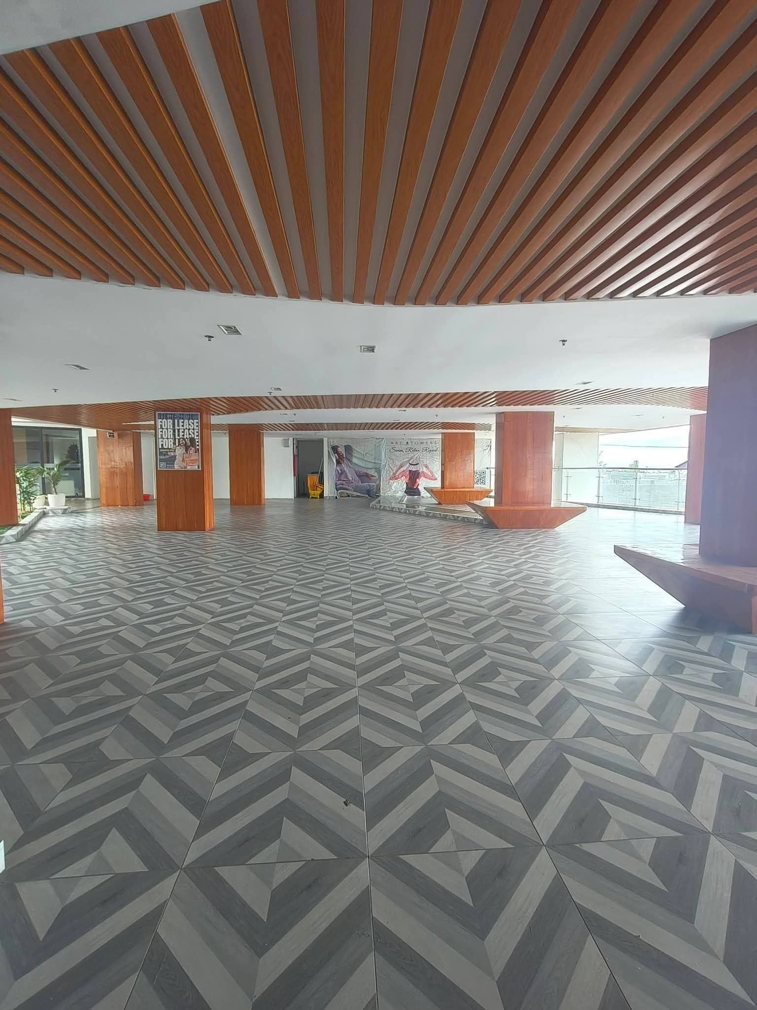 CORNER STUDIO FOR RENT IN ARC TOWERS