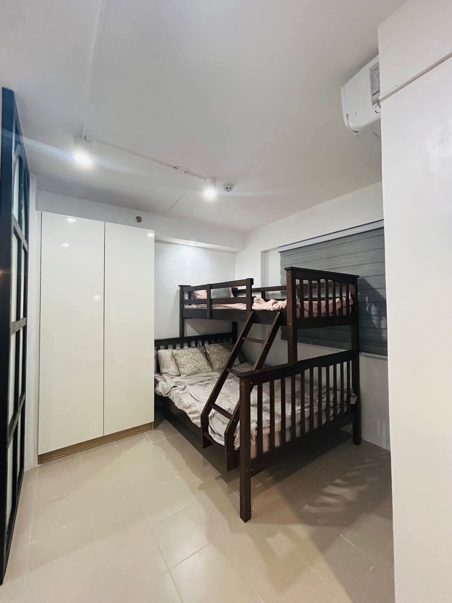 STUDIO CONDO UNIT FOR RENT – PLUMERA, MACTAN