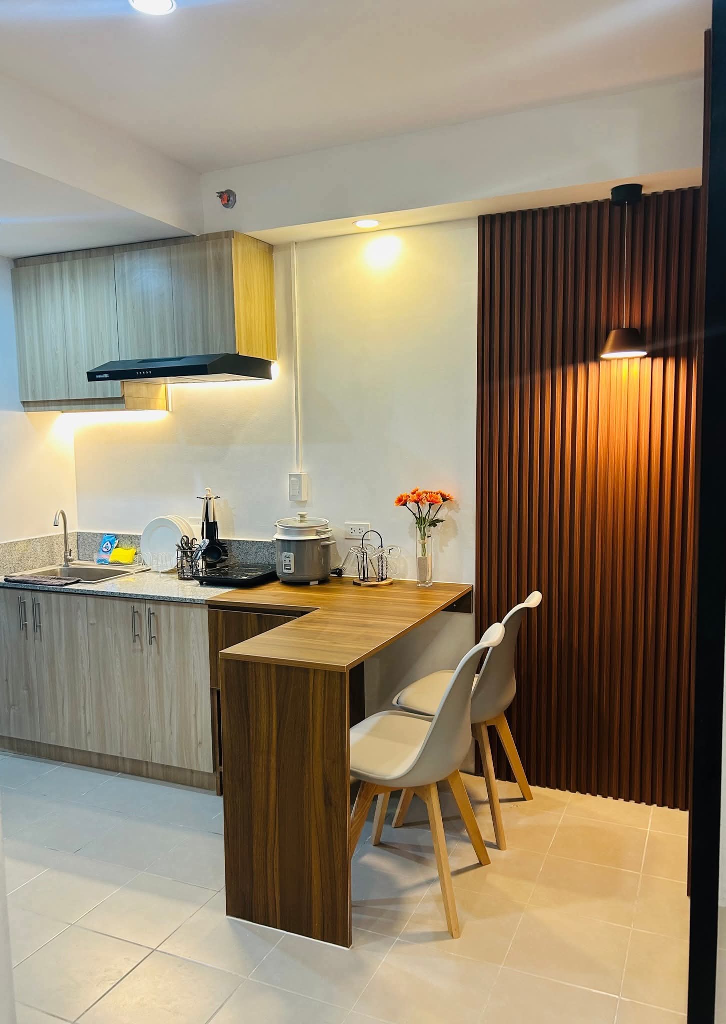 STUDIO CONDO UNIT FOR RENT – PLUMERA, MACTAN
