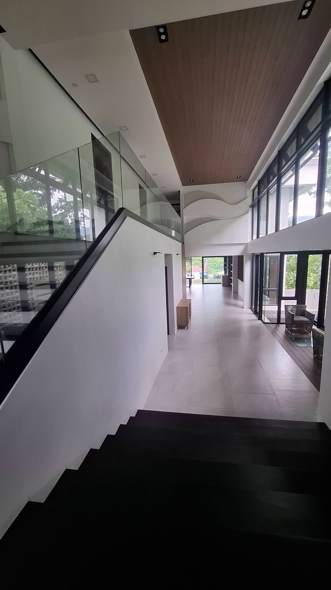 LUXURY HOUSE INSIDE MARIA LUISA FOR SALE